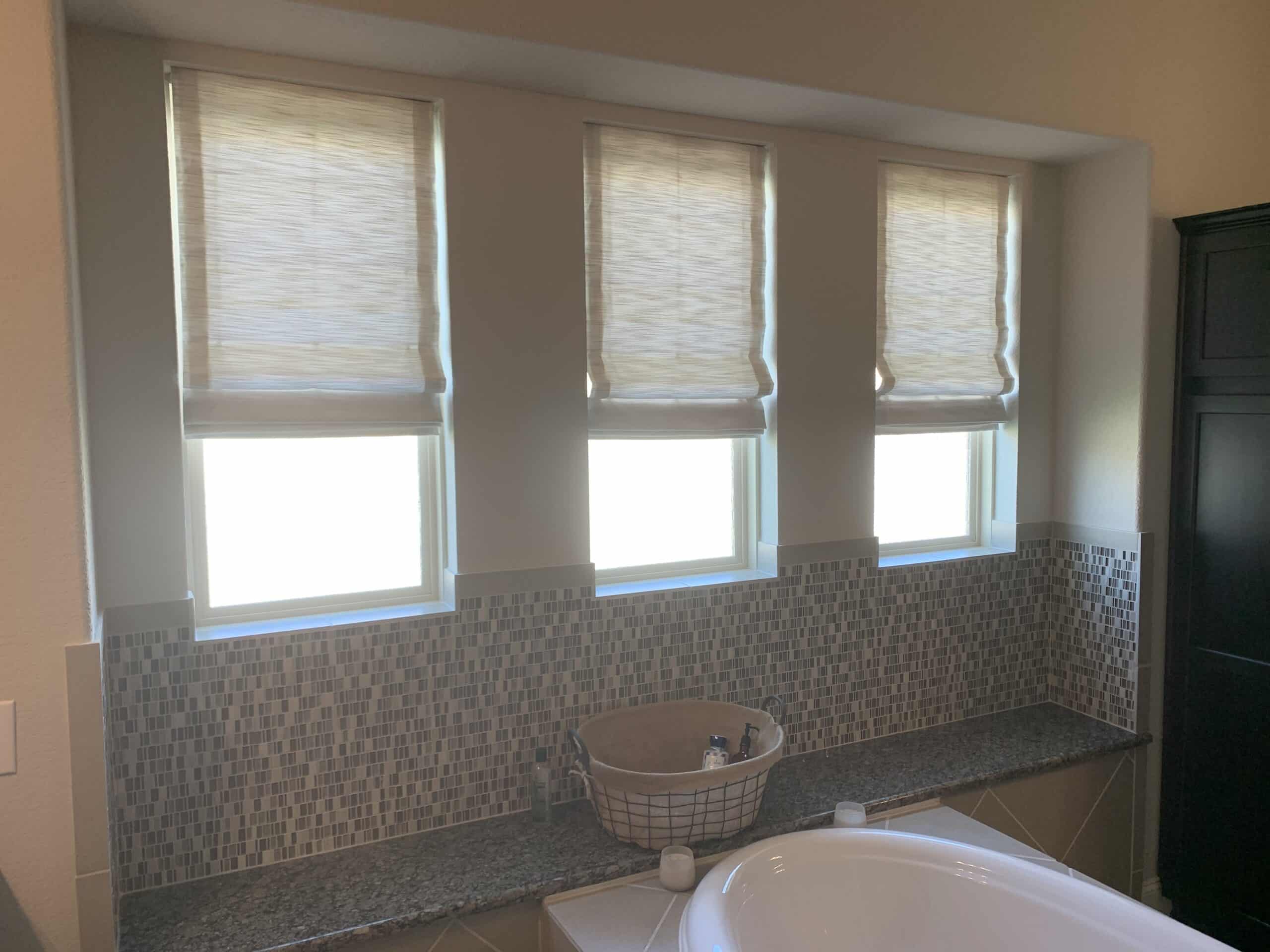 Waterfall Roman Shade Bath Tub (1)